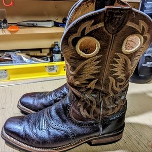 Ariat Heritage Roughstock cowboy boots